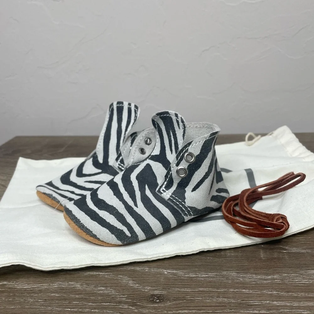 Mon Petit the Oxford distressed zebra leather shoes size 4 with laces soft sole